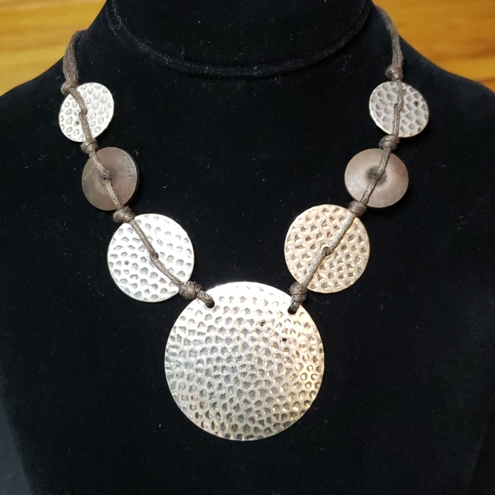 Large Hammered Metal Disc Statement Necklace - image 3